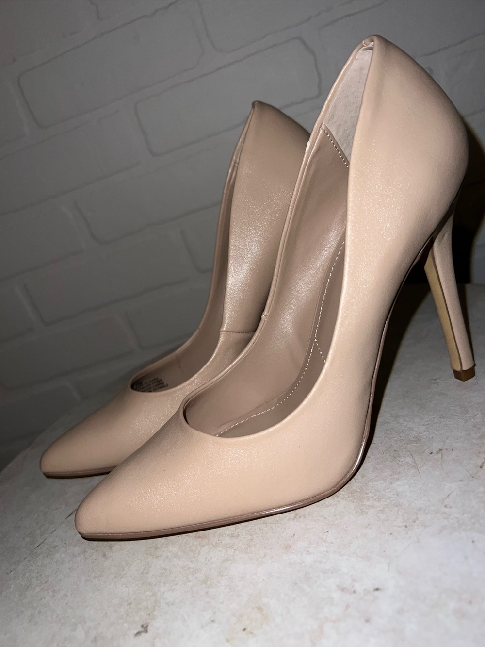 Nude Pointed-Toe High Heel Pumps - Women